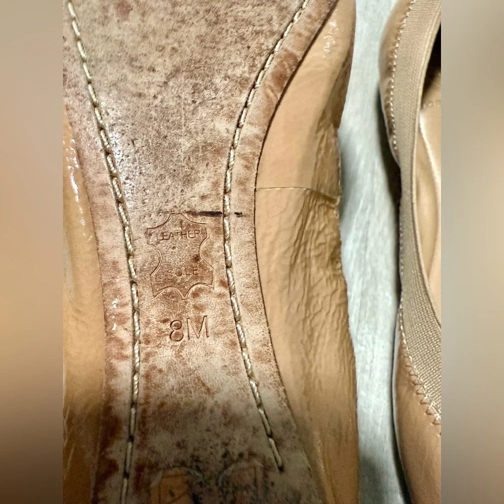 Tory Burch Caroline Nude Tan Patent Leather Ballerina Flats Sleepies Logo Size 8